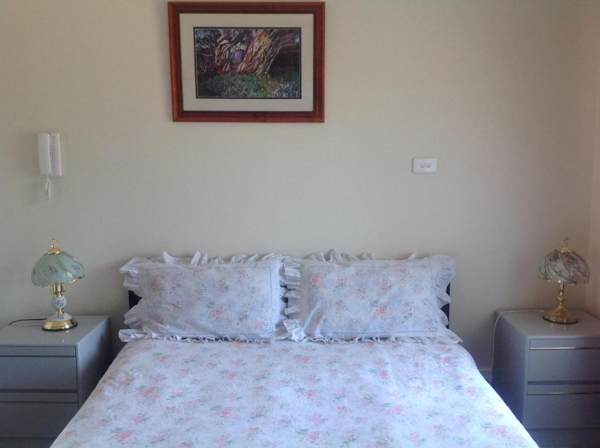 A Home Away From Home Canberra Eksteriør billede