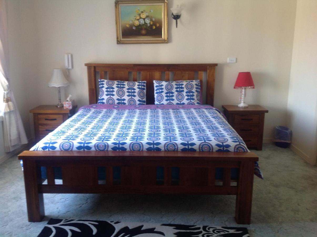 A Home Away From Home Canberra Eksteriør billede